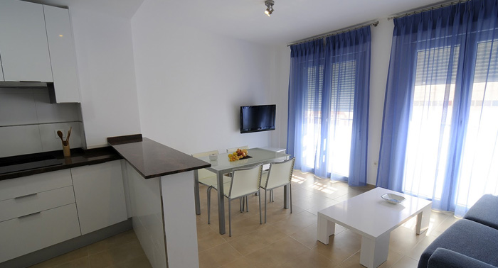 Fin de semana para 4 o 2 personas en apartamentos de lujo en Carboneras playa. Desde 15€ per/noche