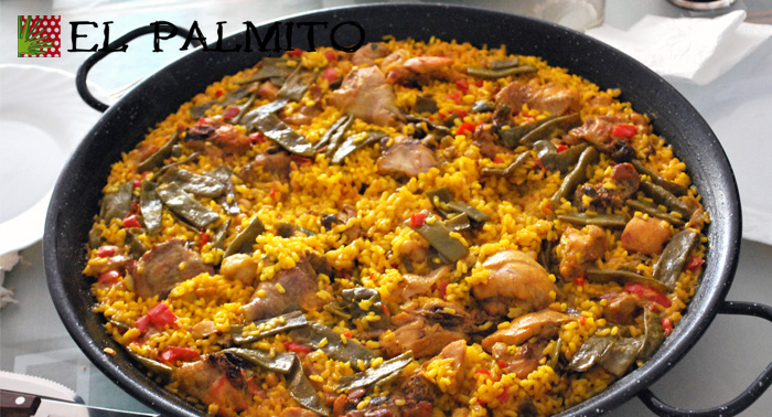 Paella para 2 + Botella de vino sólo 19€ en Restaurante Peña Flamenca El Palmito