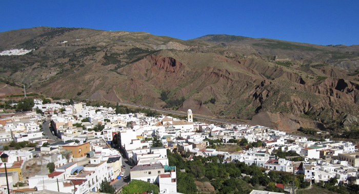 Descubre la alpujarra de Almería!! Habitación doble por sólo 11€ por persona