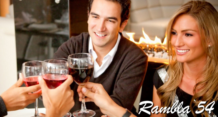 Comida Aniversario en Rambla 54: Botella Ribera + 2 Platos + 2 Tapas + 2 Postres + 2 Traguitos