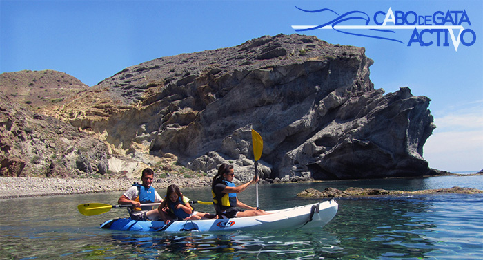 Descubre el Cabo de Gata: Kayak + snorkel + picnic+ Reportaje fotográfico sólo 19€