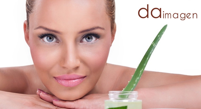 Tratamiento facial de Aloe Vera con exfoliación, mascarilla, masaje, maquillaje... sólo 15€