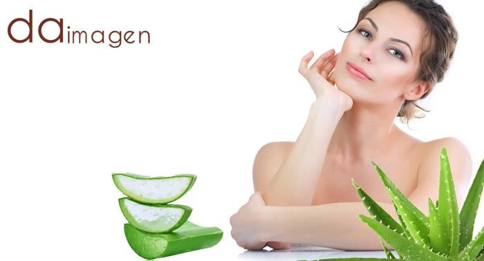 Tratamiento facial de Aloe Vera con exfoliación, mascarilla, masaje, maquillaje... sólo 15€