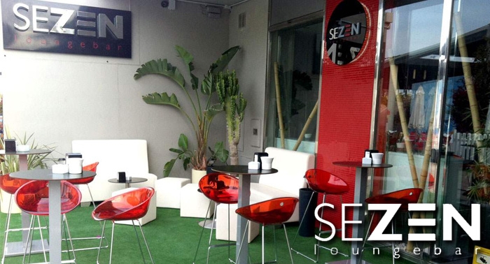 Menú para 2 personas con Puntillas de Calamar, Ensalada y Botella de Vino Blanco en Sezen Lounge Bar