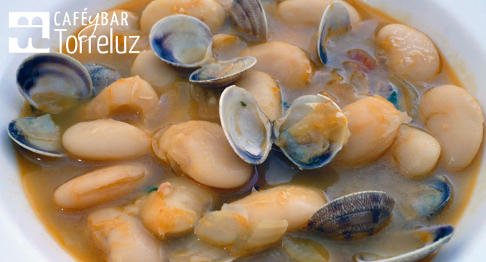 Bono 3 o 5 Almuerzos en Torreluz: Plato tradicional y casero Almeriense con bebida y pan.