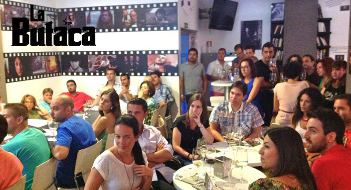 Menú de Cine en la Butaca: MaxiBurrito o Perrito + Tapa Cine+ Bebida+Postre+Copa desde 5€/pers.