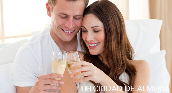 Cena Romántica San Valentín, Habitación, desayuno y Cava de regalo en Hotel NH Ciudad Almería
