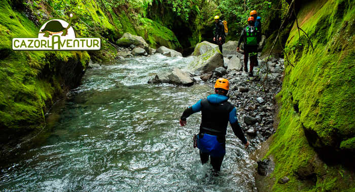 ¿Eres aventurero? Barranquismo por el río en Cazorla. ¡Vive la experiencia!