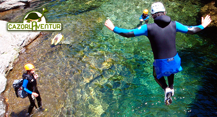 ¿Eres aventurero? Barranquismo por el río en Cazorla. ¡Vive la experiencia!