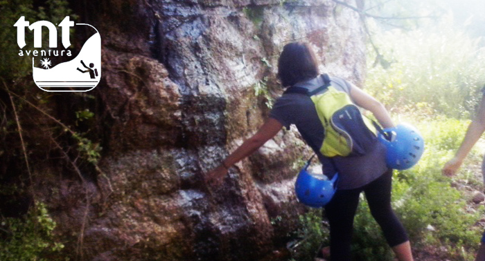 Descubre las cuevas por el Valle del Corcomé y Villa del Río con TNT Aventura