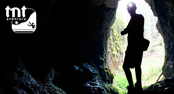 Descubre las cuevas por el Valle del Corcomé y Villa del Río con TNT Aventura