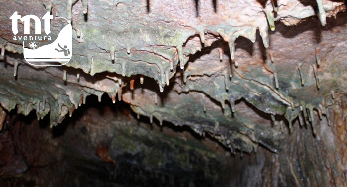 Descubre las cuevas por el Valle del Corcomé y Villa del Río con TNT Aventura
