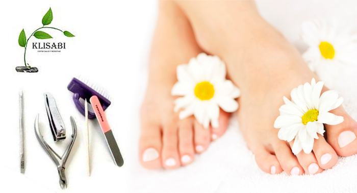 Mantente perfecta con este completo Tratamiento de Pedicura con parafina + Manicura.
