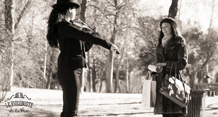 Da la nota romántica y sorprende a tu pareja con la elegante melodía de Le Violoniste de la Rue