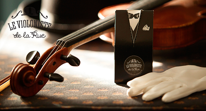 Da la nota romántica y sorprende a tu pareja con la elegante melodía de Le Violoniste de la Rue