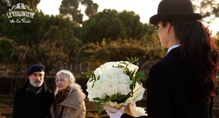 Da la nota romántica y sorprende a tu pareja con la elegante melodía de Le Violoniste de la Rue