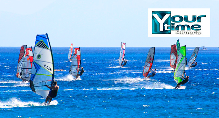 Curso de Iniciación de Windsurf para 1 ó 2 personas. ¡Y siente el mar en primera persona!