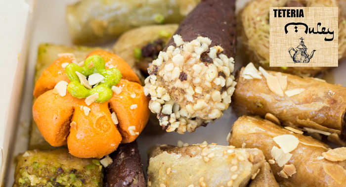 ¡Dulce plan! Tetera para 2 personas + 2 dulces árabes caseros, en Tetería Muley.