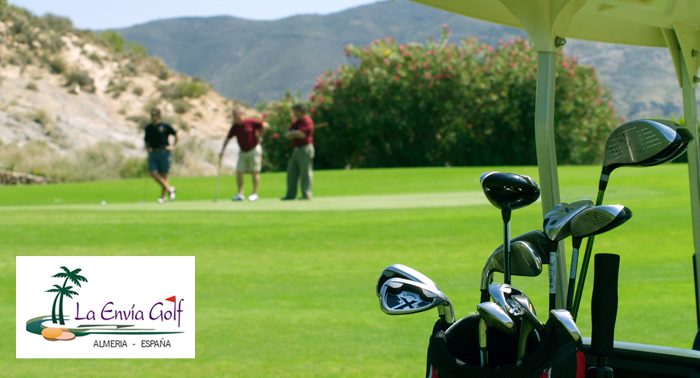 Reta a tus amigos con este Bono de 4 Green Fees (18 hoyos) en La Envía. ¡Y haz un hole in one!