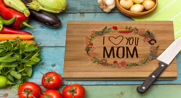 ¡Especial Día de la Madre! Tabla de cortar, Delantal o Mantel personalizado.
