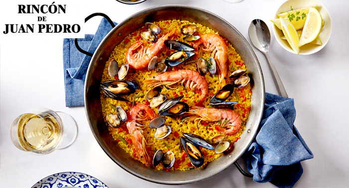 Delicioso Menú para 2: 2 Aperitivos + Arroz con marisco o arroz negro + 2 Bebidas + 2 Postres.