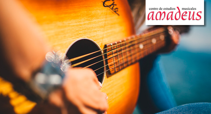 Este verano...¡Iníciate en la música! Clases Iniciación (todas las edades) de guitarra o piano.