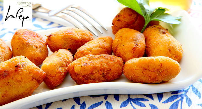 ¡Planazo! Degustación de tapas para 2 en Taberna La Pepa de Aguadulce