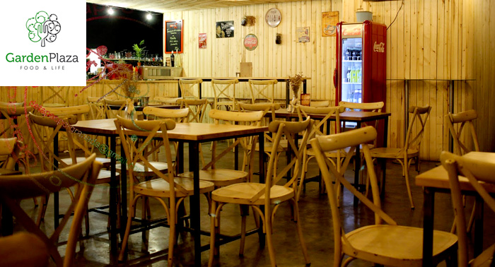 Para disfrutar solo o en compañía: Menú en Garden Plaza: 4 Bebidas o Botella de Vino+2 Platos 