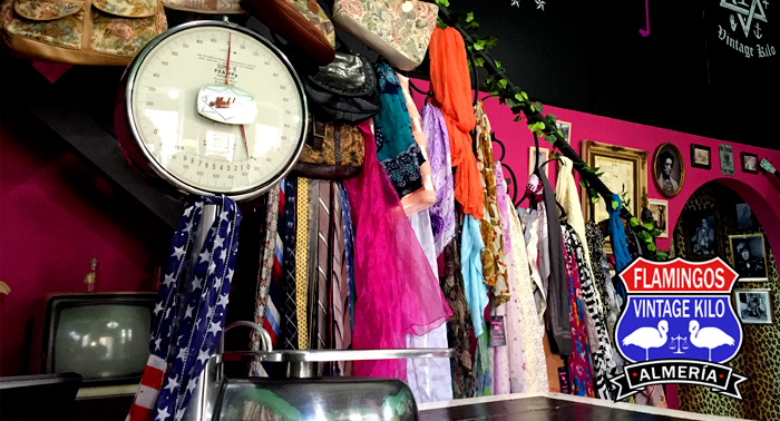 ¡Tu Auténtica Thrift Shop 100% USA en Almería! Llévate tu ropa en Flamingos Vintage Kilo