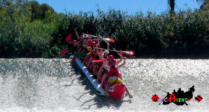 ¡Adrenalina en el Río Segura! Banana-Rafting con Almuerzo y Fotos
