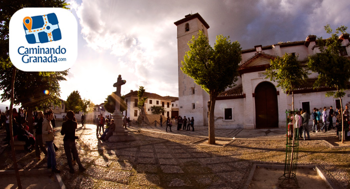 Déjate hechizar por Granada: Elige entre 3 rutas guiadas caminando y descubriendo la ciudad
