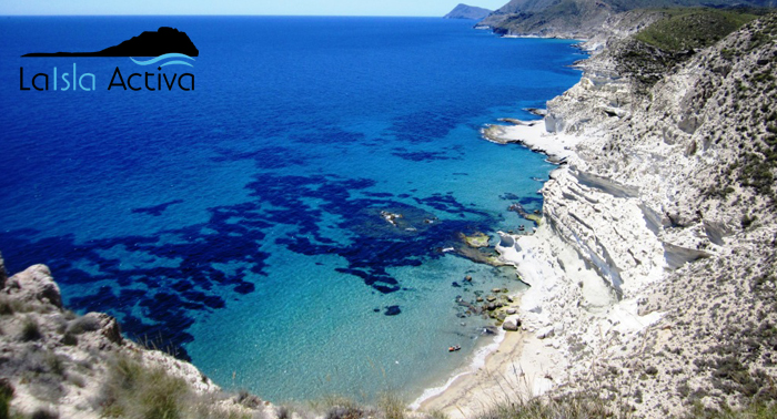 ¡El Mejor Plan para Descubrir Cabo de Gata! Para 2: Alojamiento + Ruta en Kayak + Picnic 