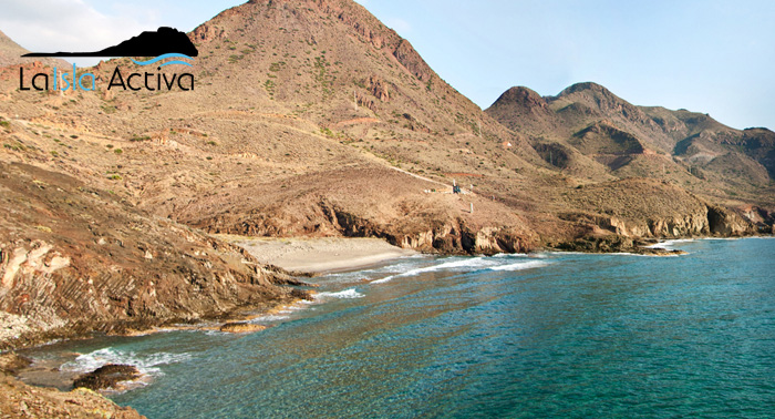 ¡El Mejor Plan para Descubrir Cabo de Gata! Para 2: Alojamiento + Ruta en Kayak + Picnic 