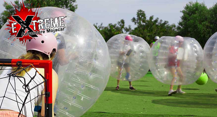 Risas y diversión con el deporte de moda más original: Footbubble. ¡Pásalo en grande!