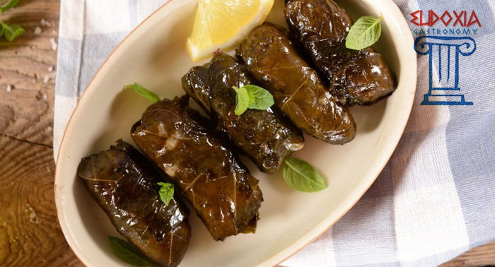 Descubre la comida Griega: Menú para 1 o 2 personas: con entrantes, principal y postre