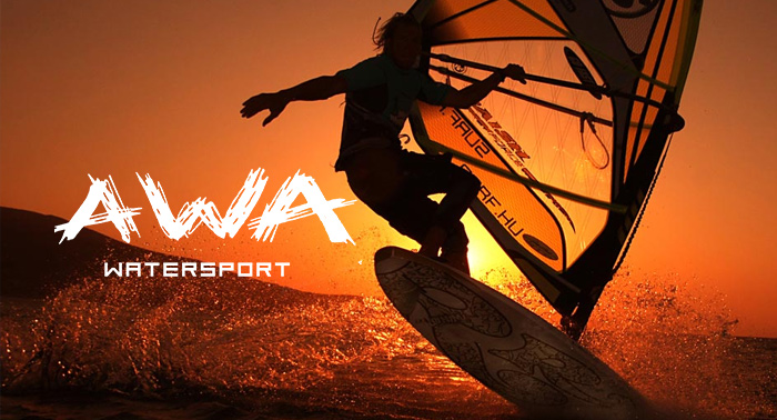 ¡Haz del viento pura emoción prácticando Windsurf! Bautismo o Curso de Perfeccionamiento