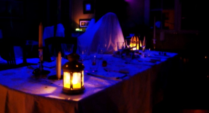 Halloween: Cena en Defontina & Uva + Juego de Escapismo 'Pandemia Zombie'