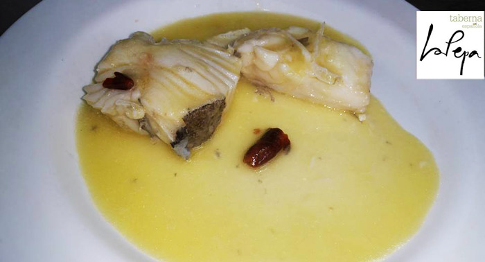 ¡Degusta un exquisito menú gourmet a compartir para 2 en Taberna La Pepa de Aguadulce!
