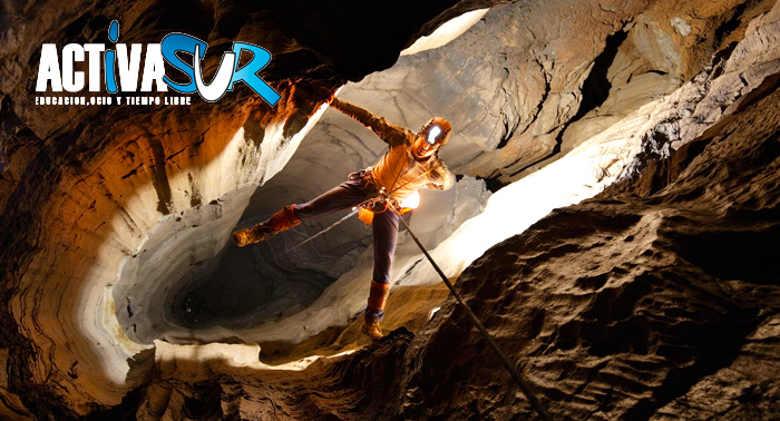 ¡Explora la Granada subterránea! Espeleología para 1 o 2 pax en la Cueva de las Latas en Nívar
