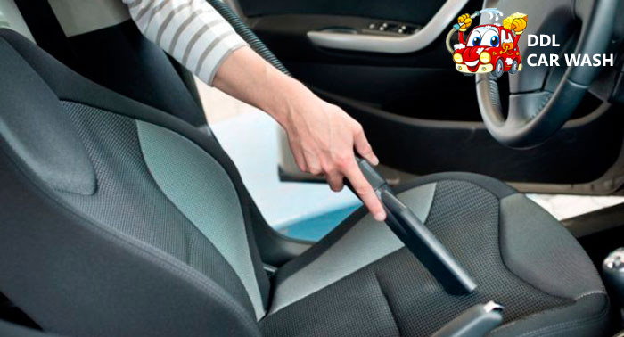 ¡Deja tu coche impecable! Lavado Interior + Exterior con Cera Líquida o Sólida + Tapicería 