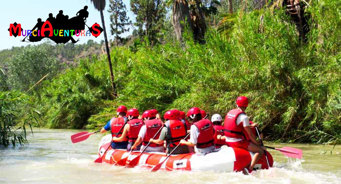 ¡Vive emociones fuertes en el Río Segura! Banana-Rafting con Almuerzo y Fotos