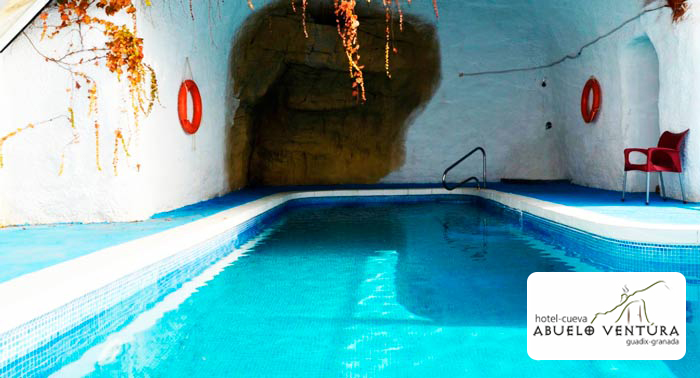 ¡Refréscate en un Hotel Cueva! Alojamiento Cueva en Guadix + Detalle Bienvenida 