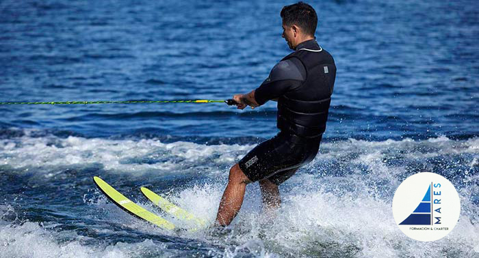 ¡Pura adrenalina! 15 minutos de Esquí Acuático o Wakeboard en la Costa de Almerimar
