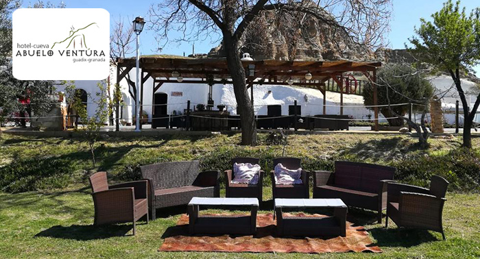 ¡Vive una experiencia única! Alojamiento en Hotel Cueva de Guadix + Coctail de Bienvenida 