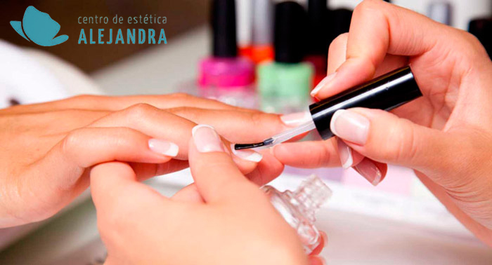 ¡Luce bonitas uñas! Esmaltado Permanente en el Centro de Estética Alejandra