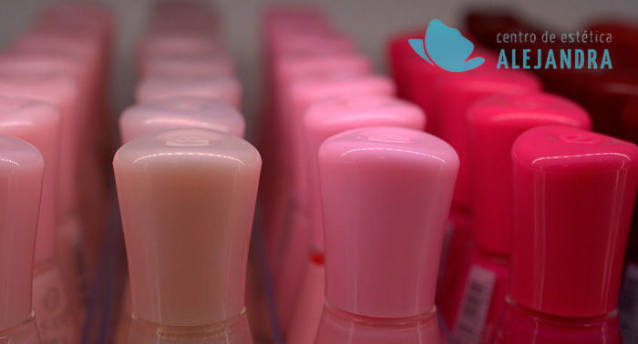 ¡Luce bonitas uñas! Esmaltado Permanente en el Centro de Estética Alejandra