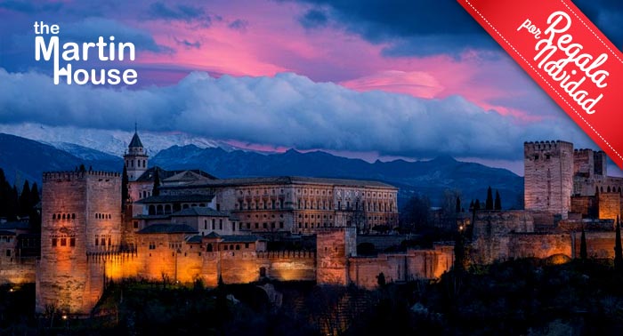 ¡Escapada mágica a Granada! 1 o 2 Noches + Desayuno + Visita Nocturna a La Alhambra 