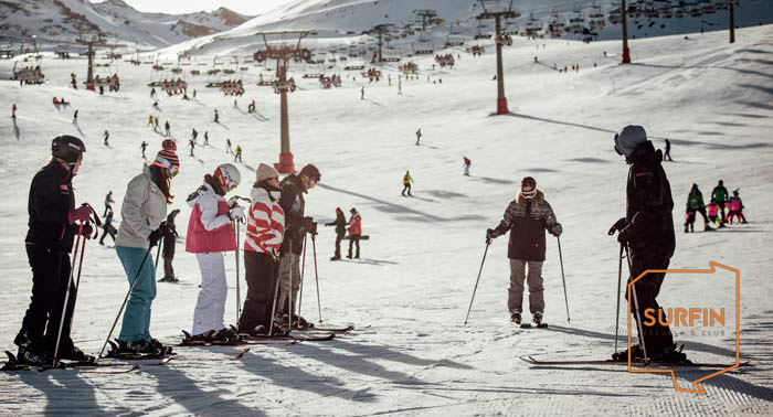 ¡Experiencia inolvidable en Sierra Nevada! Curso Grupal de Ski/Snow + Equipo