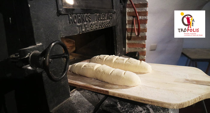 ¡Crea tu propio pan en una cueva! Visita Guiada en el Centro de Interpretación + Taller de Pan 