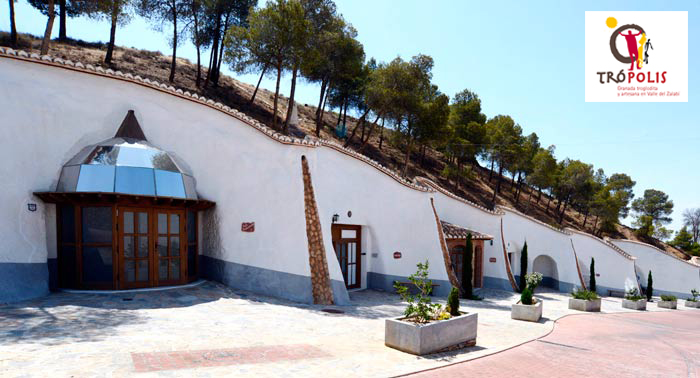 ¡Crea tu propio pan en una cueva! Visita Guiada en el Centro de Interpretación + Taller de Pan 